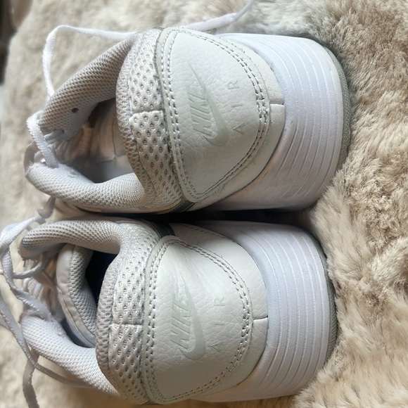 Nike Women's Air Max White and Gray Sneakers 8.5 - Picture 6 of 8